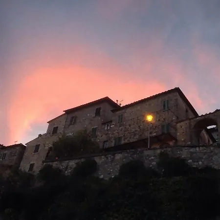 Tuscan With 7 For Max 30 Persons