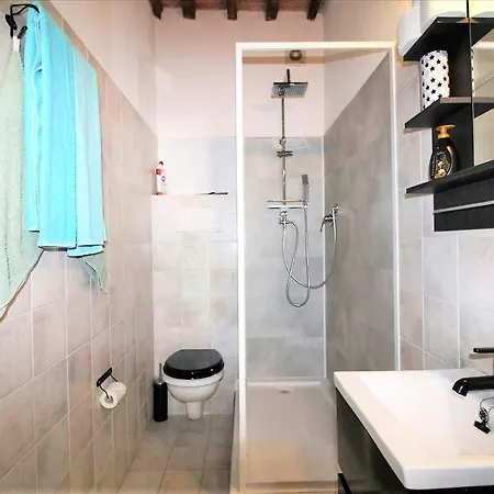 Villa Tuscan With 7 For Max 30 Persons *