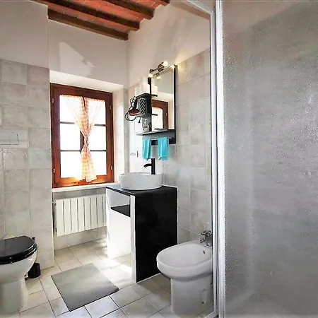 Villa Tuscan With 7 For Max 30 Persons